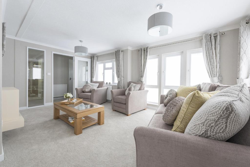 2 Bed New Park Home Property for Sale in Finchampstead, RG40 4AA by Right Choice Park Homes
