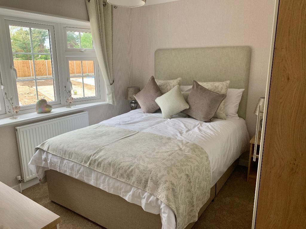 2 Bedroom New Park Home for Sale in Finchampstead, RG40 4AA by Right Choice Park Homes