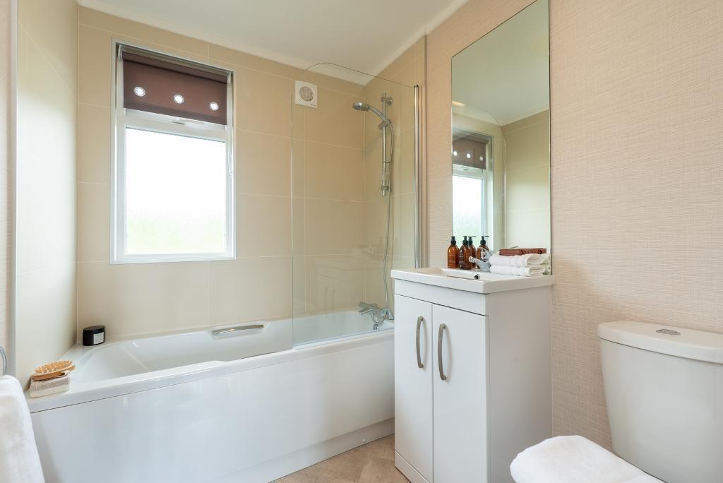 2 Bedroom Bungalow for Sale in Wimborne, BH21 3EF by Right Choice Park Homes