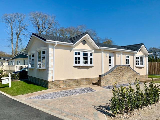 2 Bed New Park Home Property for Sale in Finchampstead, RG40 4AA by Right Choice Park Homes